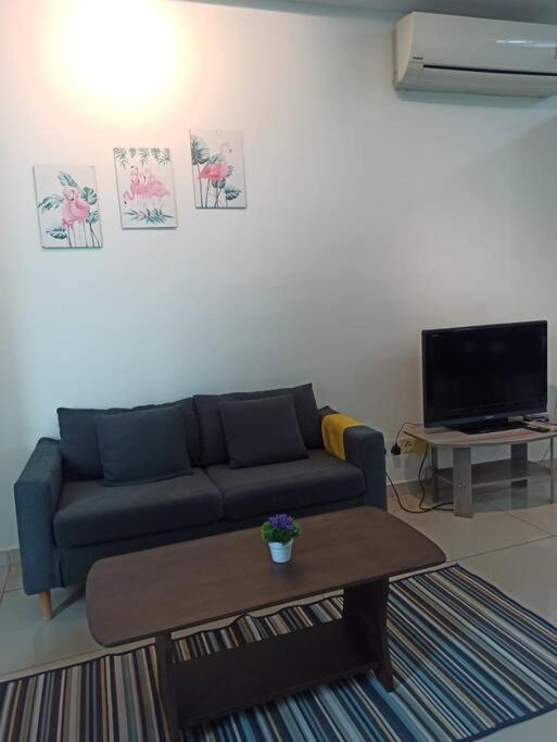 Relax Homestay - The Comfort Just For You Shah Alam Exterior photo